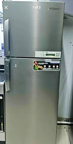 Silver Super General Top-Freezer Refrigerator - Excellent Condition