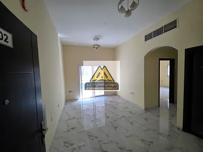 غرفه وصاله /  ماستر / بلكونه /  باركن  اسفل البنايه / مساحه كبيره / موقع خدمي / فيوو رائع