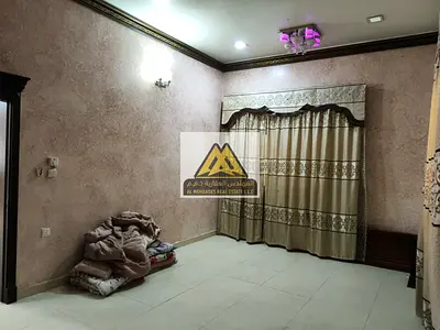 تعلن شركة المهندس العقارية عن توافر فرصة استثنائية للإيجار السنوي لبيت عربي يتميز بالرحابة والتصميم العملي في منطقة الراشدية 3 الحيوية. البيت مثالي لل