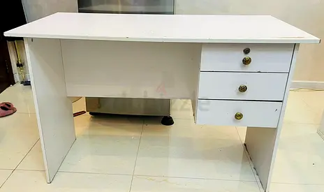 Study table L:160,W:57,H:73 cms
