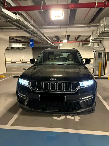 Luxury Jeep Grand Cherokee Limited - As New