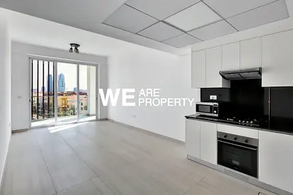 UNFURNISHED | LOW FLOOR | FITTED KITCHEN | READY