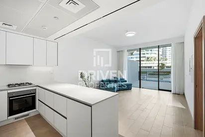 Large Layout | Brand New | Smart Home | Vacant