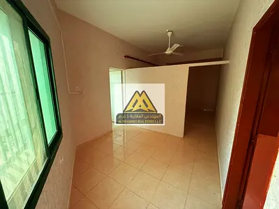 At an excellent price, suitable for everyone, with free maintenance from the owner. Completely separate kitchen. Family building only.