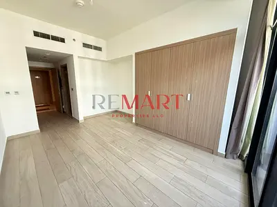 Bigger layout & Pool view and community view