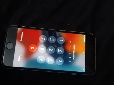 iPhone 6s Plus - Good Screen, Home Button Intact