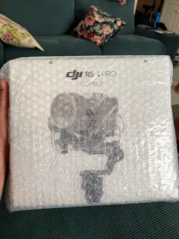 DJI RS 4 Pro Combo (boxed, new/unused) - Gimbal Stabilizer