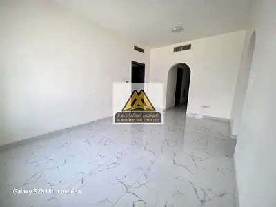 شقة غرفتين وصالة للإيجار في الراشدية عجمان | شارع الميناء | إطلالة على الميناء | مساحة كبيرة | تكييف مركزي