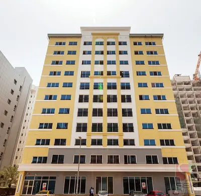 One Month Rent Free-Spacious 2 BR Flat