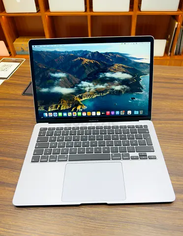 MacBook Air 2020 13-inch 8GB RAM 256GB SSD