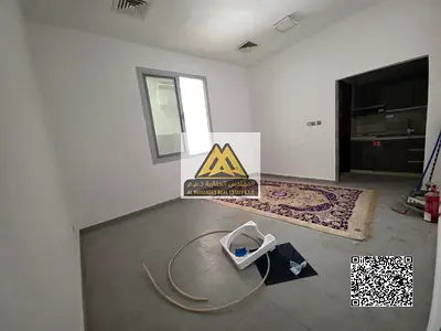 للإيجار السنوي – استوديو واسع طابق أرضي   – بناية جديدة وموقع مميز