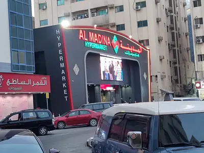 OFFER ON 2 BR HALL APARTMENTS 35K,1 CHEQ 40K,4,6,CHEQS FOR RENT ONLY FOR FAMILY SPILIT/AC NEXT TO PIZZA HUTT ON MAIN AL WAHDA STREET NEAR CITY CENTER