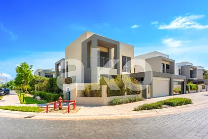 Price Drop | Fully Upgraded | Private Pool |Corner