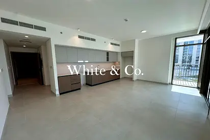 Low Floor | Vacant | Spacious Corner Unit