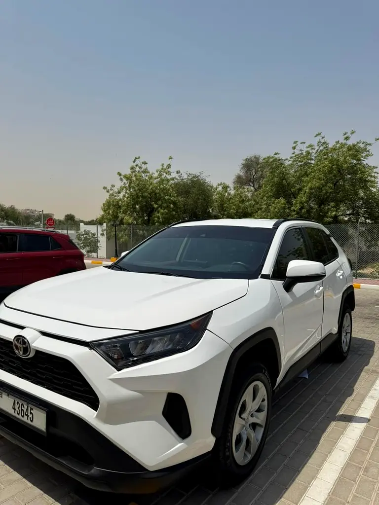 Toyota Rav 4 2019 — photo 1 of 9