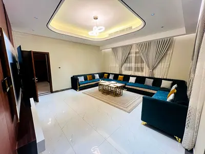 فيلا فاخرة للإيجار في الزاهية أرضي + أول + رووف 5 غرف نوم ماسترصالة واسعة مجلس مطبخ غرفة نوم ماستر غرفة خادمة مخزن