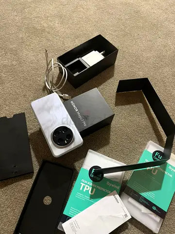 Honor Magic 7 Pro with box, charger, cable, case and screen protectors