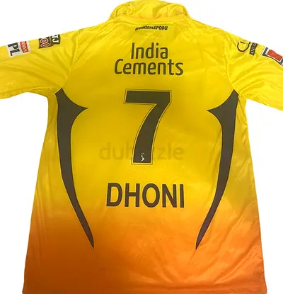 Brand new Ms dhoni no 7 csk jersey large size with a cap