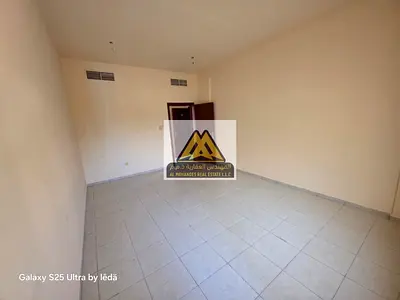 مساحة كبيره | بلكونة مع اطلالة مميزة | مناسبة جدا للعائلات لقربها من جميع الخدمات | بجوار ابراج الفالكون