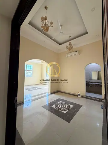 Two-story villa for sale in Al Rahmaniyah, Shaghrafah 3. Prime location, very close to amenities.