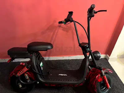 Electric Fat-Tire Scooter — Red/Black, Front Light, Good Condition