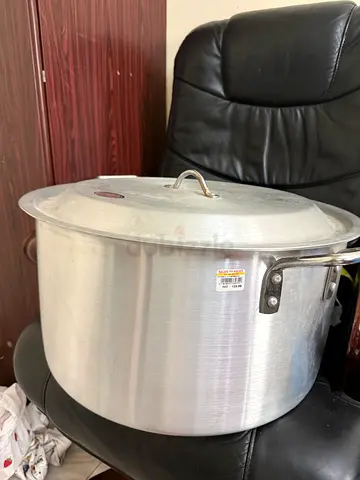 Big cooking pot
