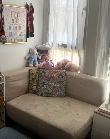 1 big sofa bed but I split it in two rooms very good condition only need cleaning