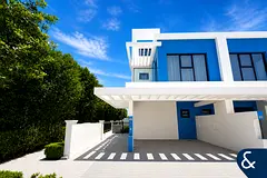 Large Plot | True Corner | Furnished | 5 Bed