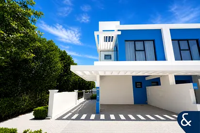 Large Plot | True Corner | Furnished | 5 Bed