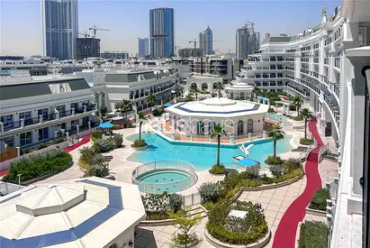 Amazing Amenties |Next to Miracle Garden |Spacious