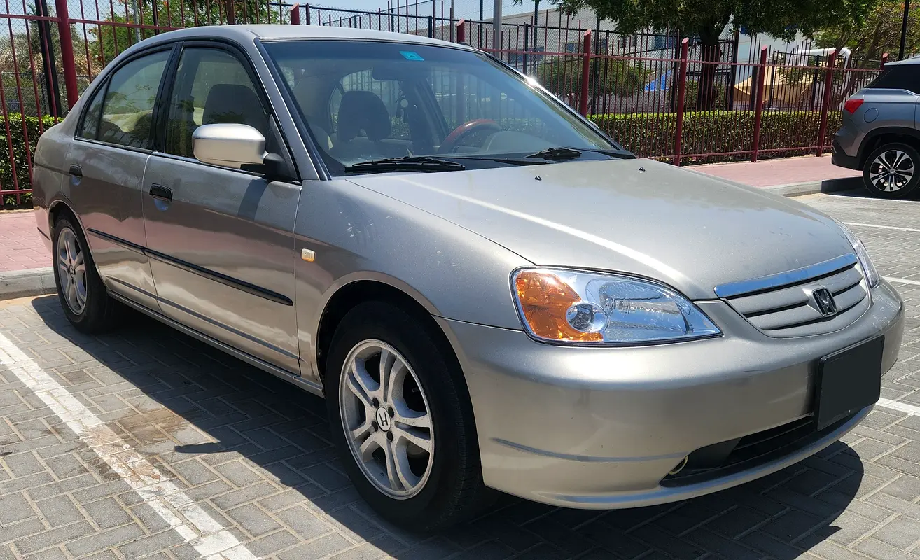 Honda Civic 2003 — photo 1 of 20