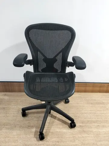 Herman Miller Areon chair size B and C full loaded available for selling