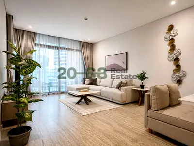 Downtown Views l Waterfront Living l Modern Deisgn