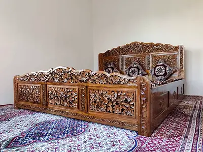 Kashmiri Walnut Hand-carved Solid Wood King Bed with Floral Motifs