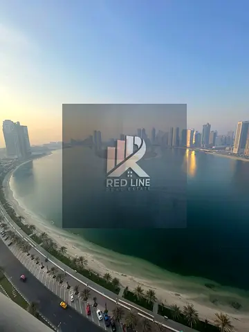شقة فاخرة 3 غرف وصالة | إطلالة بحرية مباشرة على كورنيش الخان | تكييف على المالك | مرافق متكاملة 🏡🌊✨