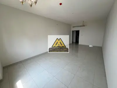 شقة للإيجار السنوي – ثاني صف كورنيش  إطلالة بحرية مميزة مع بلكونة