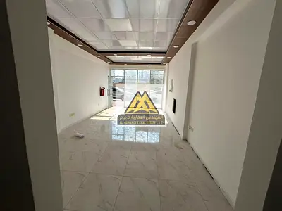 فرصة ممتازة لاستئجار محل تجاري في منطقة الحميدية يقع مباشرة على شارع الجامعة، أحد أهم الشوارع الحيوية، مما يجعله مناسبًا لمختلف الأنشطة التجاريه