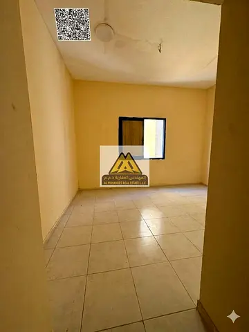 مساحة كبيرة | مطبخ شبه منفصل | الاستديو في الطابق التاني | موقع مميز بالقرب من جميع الخدمات | سهل المخرج للشارقة ودبي