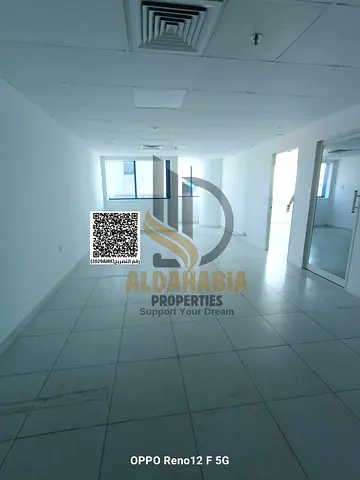 🏢 مكتب للبيع في الفالكون | 1,200 قدم | موقف سيارة | 420,000