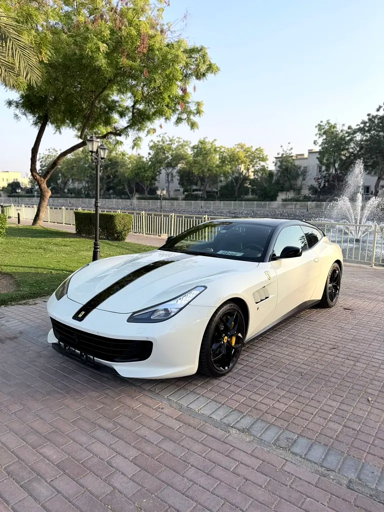 Ferrari GTC4 Lusso T 2018 — photo 1 of 15