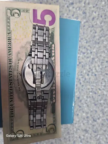 Mens stainless steel wristwatch - needs battery, good bracelet