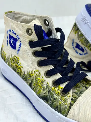 Womens tennis shoes