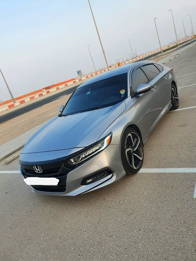Honda Accord 2019 — photo 1 of 15