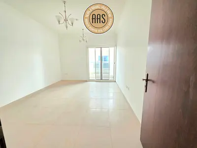 Like bread New 2bhk with balcony 2bathroom parking open view Rent 52k