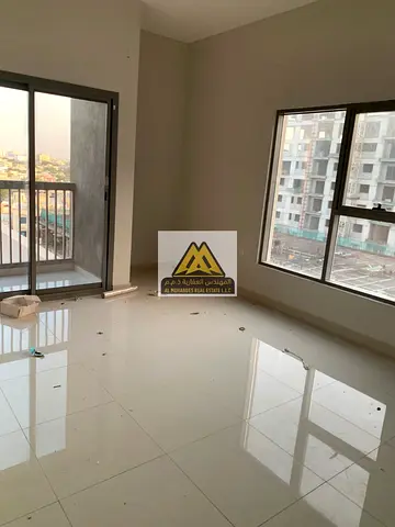 شقة جديدة غرفتين وصالة للإيجار في الحميدية عجمان | موقع حيوي قريب من جميع الخدمات