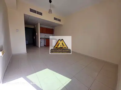 بسعر ممتاز جدا و مناسب للجميع مع صيانه مجانا ع المالك موقع متميز جدا تشطيبات راقيه