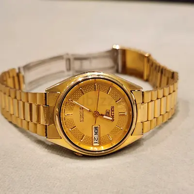 Gold-tone Seiko 5 Automatic Men’s Watch - Day/Date, Classic Bracelet