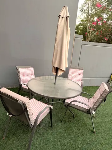 5-piece outdoor patio dining set with umbrella and cushions