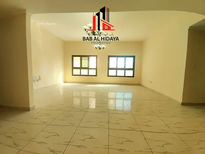 Super Spacious 2BR!! Closed Kitchen!! 3 Washrooms & Laundry Room!! Balcony!!