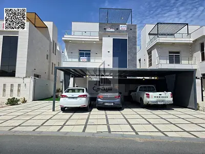فيلا على شارع رئيسي مع روف وتشطيب فاخر